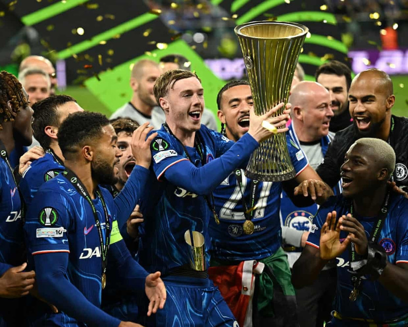 Chelsea vô địch cả 4 giải đấu lớn do UEFA tổ chức