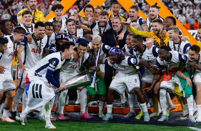 Tottenham giành danh hiệu lịch sử