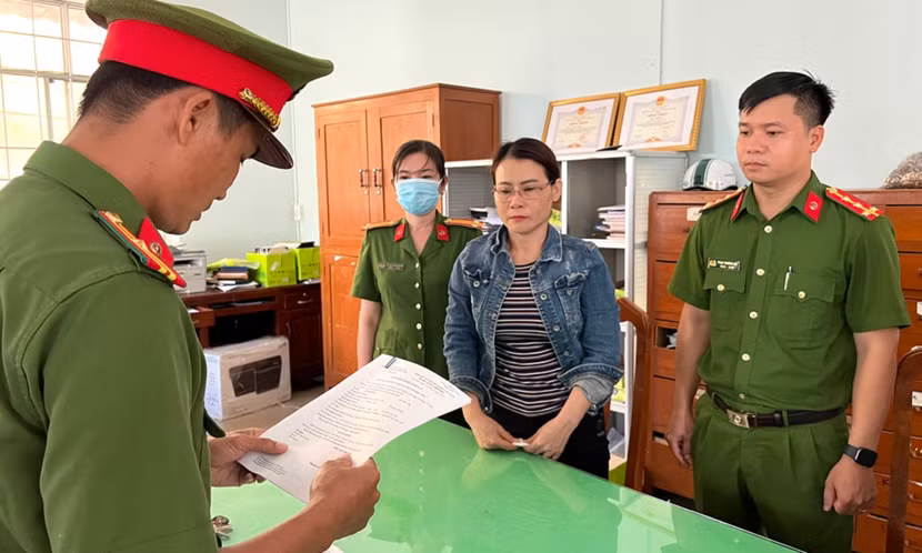 Đối tượng Lê Thị Dúng bị bắt giữ