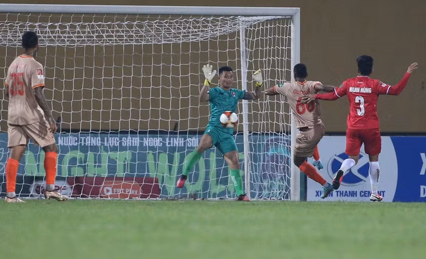 Gustavo mở tỉ số cho CAHN