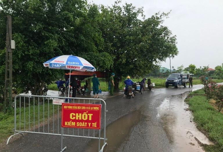 Huyện Thạch Thất (Hà Nội) phong tỏa nhiều địa bàn liên quan đến COVID-19 Huyện Thạch Thất (Hà Nội) phong tỏa nhiều địa bàn liên quan đến COVID-19