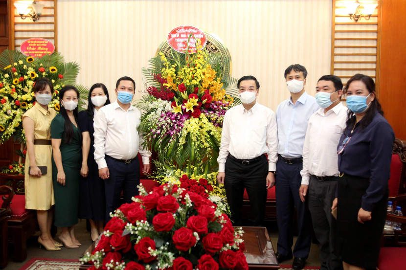 Chủ tịch UBND TP Hà Nội Chu Ngọc Anh chúc mừng Cổng TTĐT Chính phủ nhân dịp kỷ niệm 96 năm Ngày Báo chí Cách mạng Việt Nam Chủ tịch UBND TP Hà Nội Chu Ngọc Anh chúc mừng Cổng TTĐT Chính phủ nhân dịp kỷ niệm 96 năm Ngày Báo chí Cách mạng Việt Nam