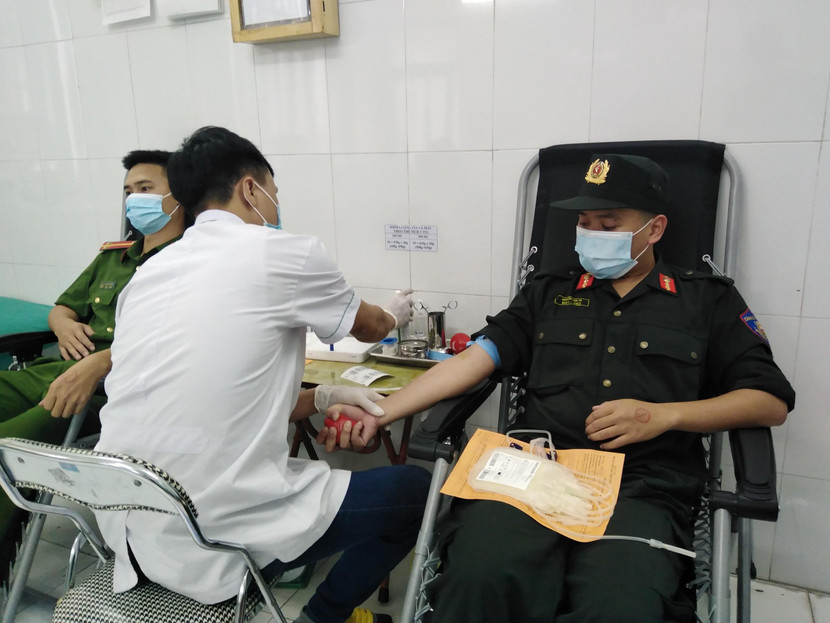 Thanh niên Công an Thủ đô hiến máu giúp bệnh nhân khó khăn qua cơn nguy kịch