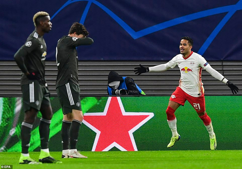 Justin Kluivert nâng tỉ số lên 3-0 cho đội chủ nhà Justin Kluivert nâng tỉ số lên 3-0 cho đội chủ nhà