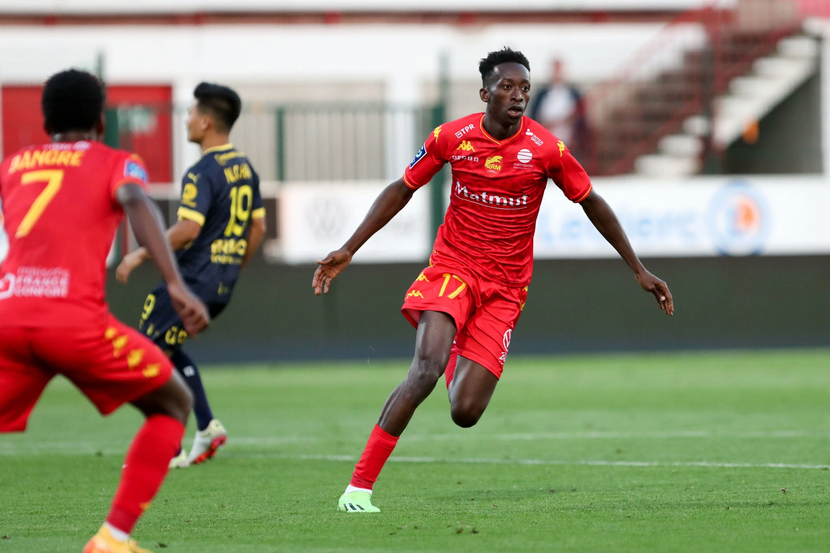 Sangare ấn định chiến thắng cho Quevilly Rouen ngay sau khi Quang Hải xuất hiện Sangare ấn định chiến thắng cho Quevilly Rouen ngay sau khi Quang Hải xuất hiện