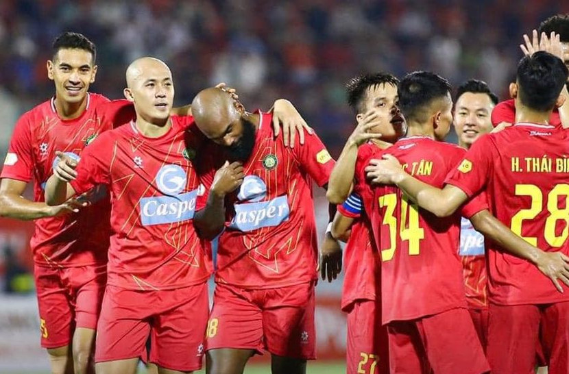 Thanh Hóa lên ngôi đầu V-League Thanh Hóa lên ngôi đầu V-League