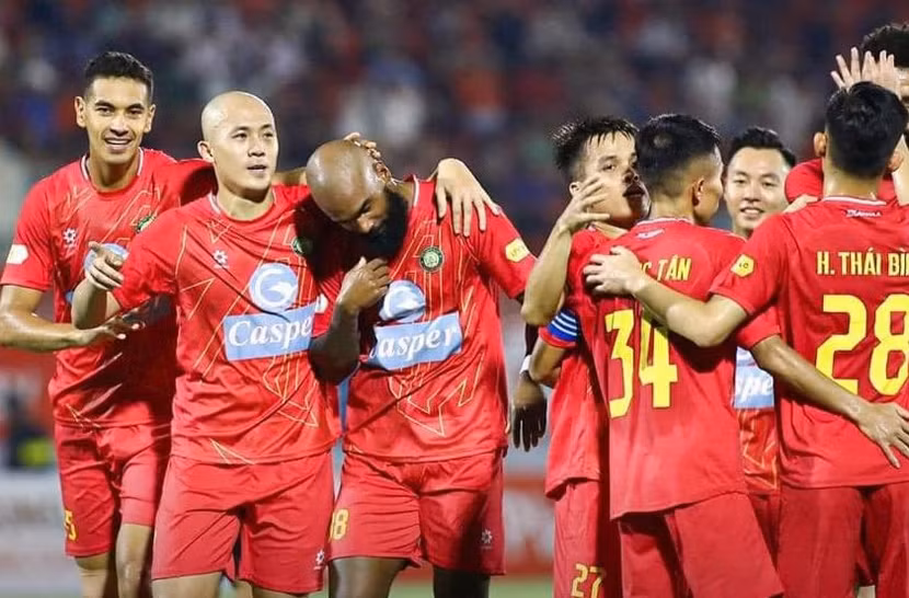 Thanh Hóa lên ngôi đầu V-League