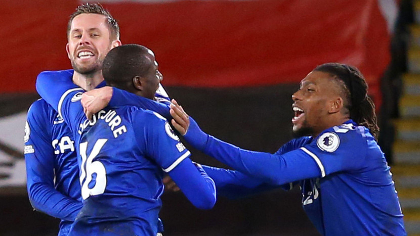 Sigurdsson (trái) là cầu thủ bị báo chí Anh coi là nghi can số 1 Sigurdsson (trái) là cầu thủ bị báo chí Anh coi là nghi can số 1