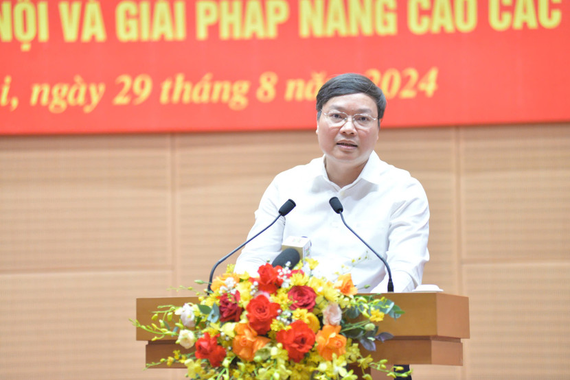 Thứ trưởng Bộ Nội vụ Trương Hải Long phát biểu tại hội nghị Thứ trưởng Bộ Nội vụ Trương Hải Long phát biểu tại hội nghị