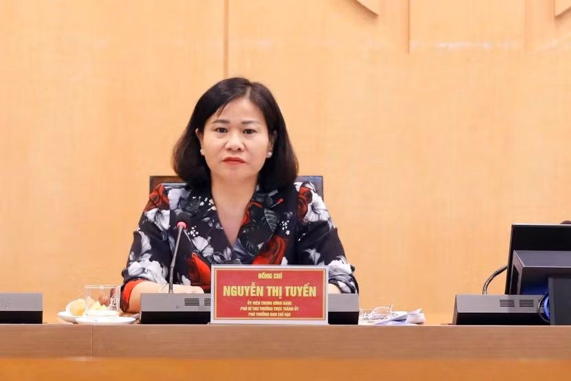 Phó Bí thư Thường trực Thành ủy Hà Nội Nguyễn Thị Tuyến chỉ đạo tại phiên họp