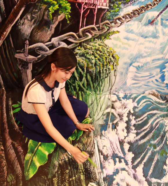 Trốn người tình, Huyền Trang Miss Teen đi xem tranh 3D một mình ảnh 3