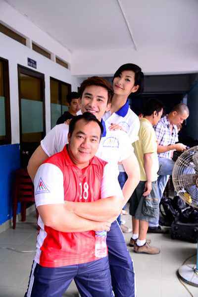 Hoàng Thùy, Chí Thiện nhập phe “chiến” với Hiếu Hiền ảnh 1