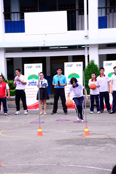 Hoàng Thùy, Chí Thiện nhập phe “chiến” với Hiếu Hiền ảnh 6