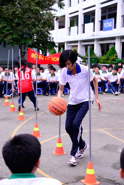 Hoàng Thùy, Chí Thiện nhập phe “chiến” với Hiếu Hiền ảnh 4