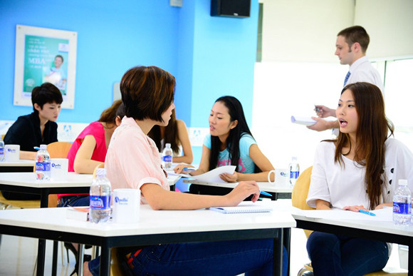 "Chân dài" Next top "vật lộn" với tiếng Anh, loay hoay với lời thoại ảnh 1