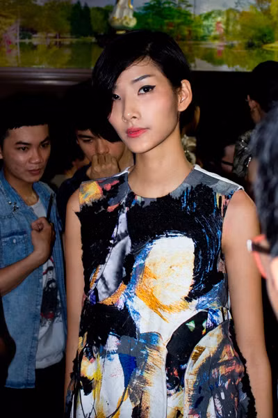 Hoàng Thùy dắt tay "đàn em" vào nghề ảnh 4