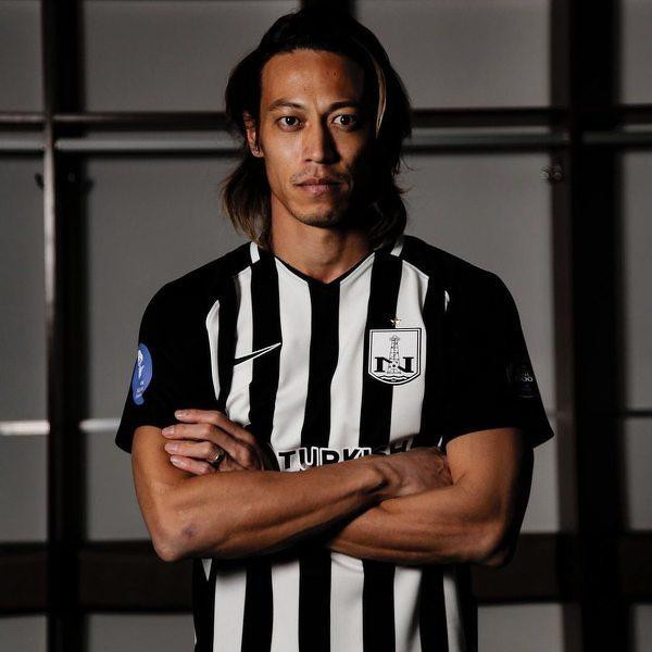 Keisuke Honda trong màu áo CLB mới Neftci
