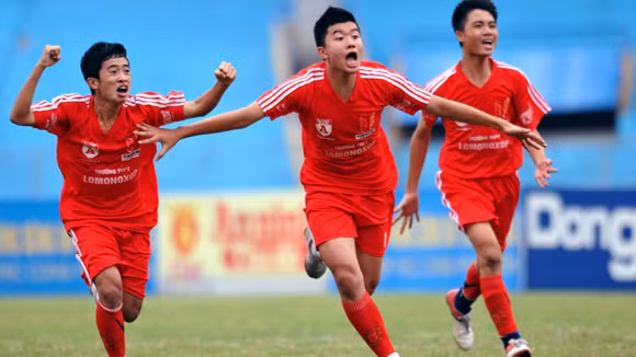 44 đội đã đăng ký dự Giải bóng đá học sinh THPT - Báo ANTĐ lần thứ XIII - cúp Mobifone ảnh 1