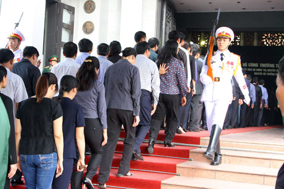 Những người cuối cùng được vào viếng Đại tướng Võ Nguyên Giáp ảnh 9