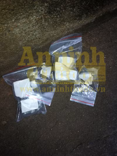 Giấu ma túy trong xe SH, gặp 141 "bỏ của chạy lấy người" ảnh 2