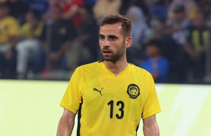 Tiền vệ Hector Hevel