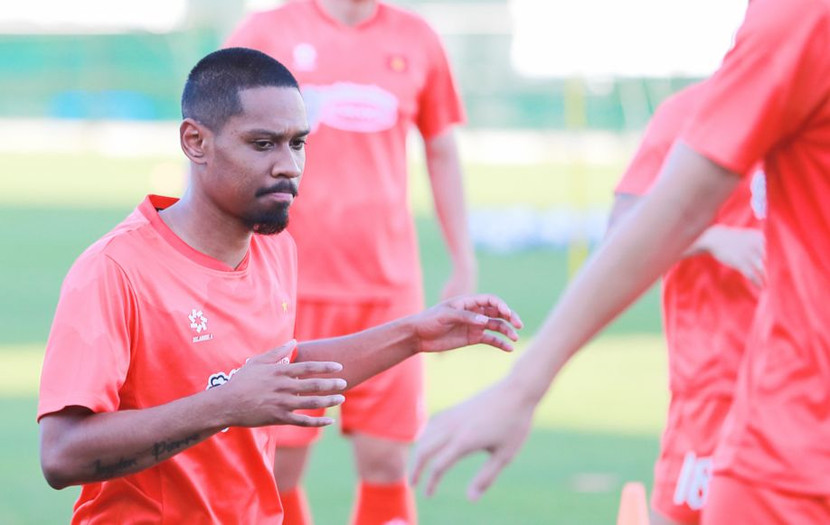 Cao Pendant Quang Vinh bắt đầu guồng quay cùng ĐT Việt Nam Cao Pendant Quang Vinh bắt đầu guồng quay cùng ĐT Việt Nam