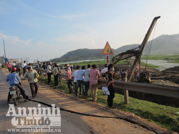 Nổ bom kinh hoàng tại công trường, 2 người bị thương nặng ảnh 5
