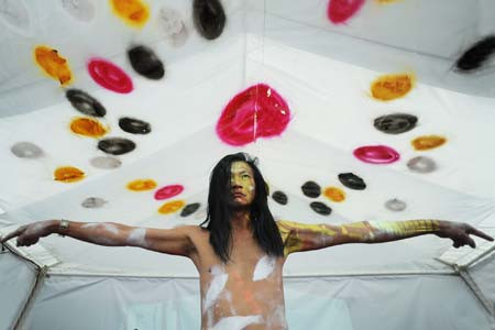 Đào Anh Khánh sang Mỹ múa lửa ảnh 1