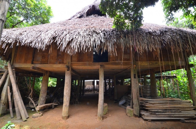 Đỏ hoen khóe mắt, tận nhìn nhà Lang người Mường sau cháy ảnh 3