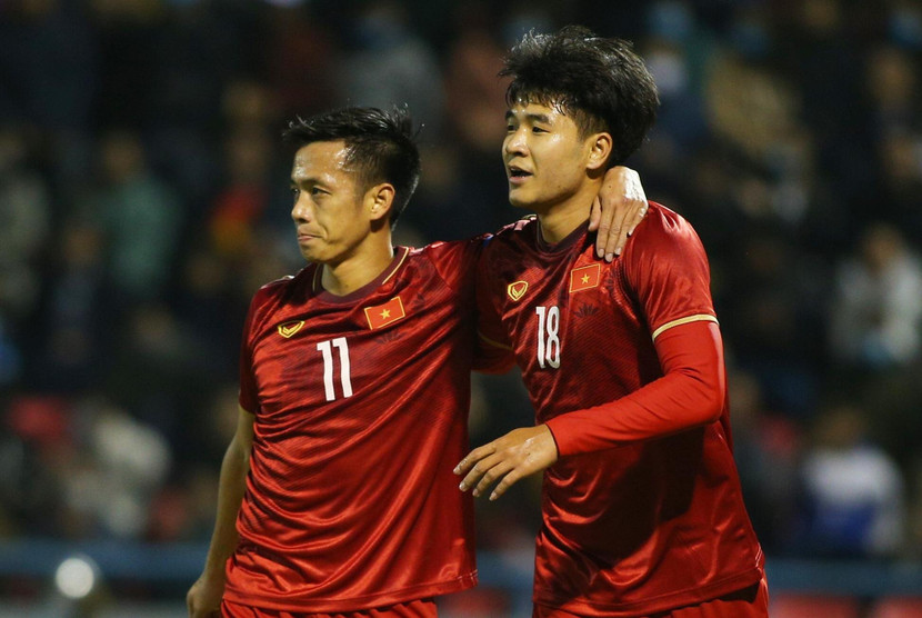 Văn Quyết và Đức Chinh đều ghi bàn mang về chiến thắng cho ĐTVN