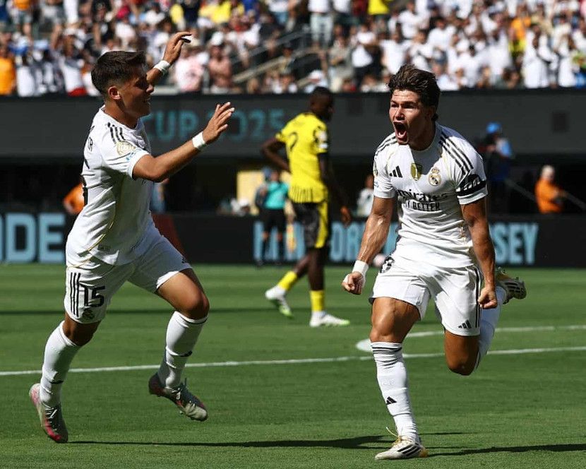 Real chiếm lợi thế từ sớm trước Dortmund Real chiếm lợi thế từ sớm trước Dortmund