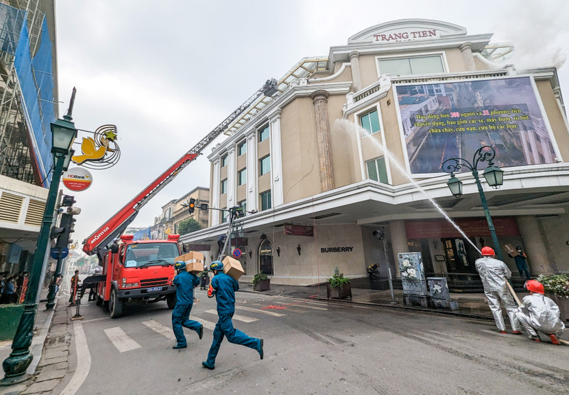 Buổi diễn tập có sự tham gia của hơn 300 người với nhiều trang thiết bị hiện đại
