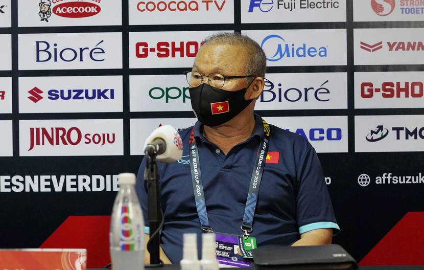 HLV Park Hang-seo trong buổi họp báo sau trận Việt Nam 2-0 Lào (Ảnh: VFF)