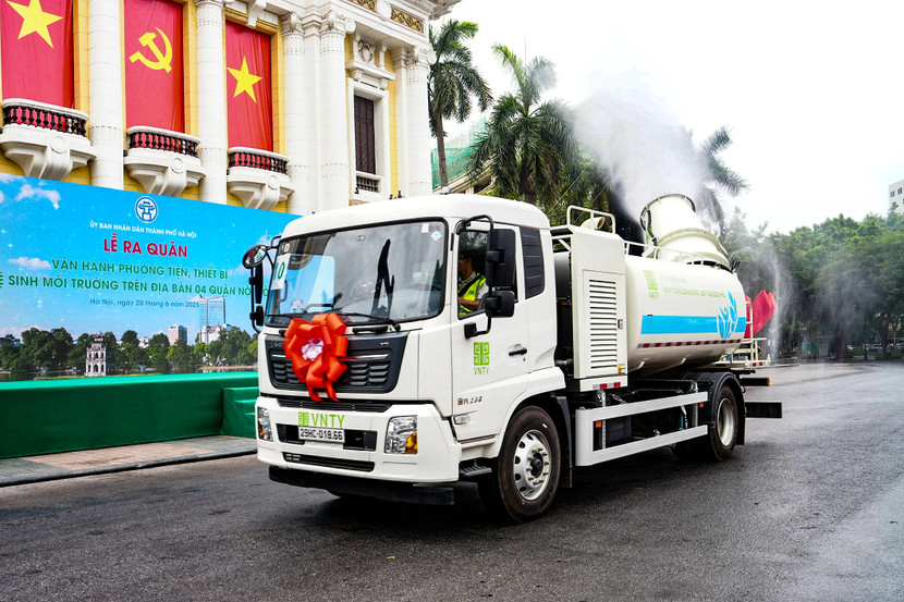 "Xe pháo xa sương mù" là 1 trong 100 phương tiện hiện đại bắt đầu đi vào hoạt động "Xe pháo xa sương mù" là 1 trong 100 phương tiện hiện đại bắt đầu đi vào hoạt động