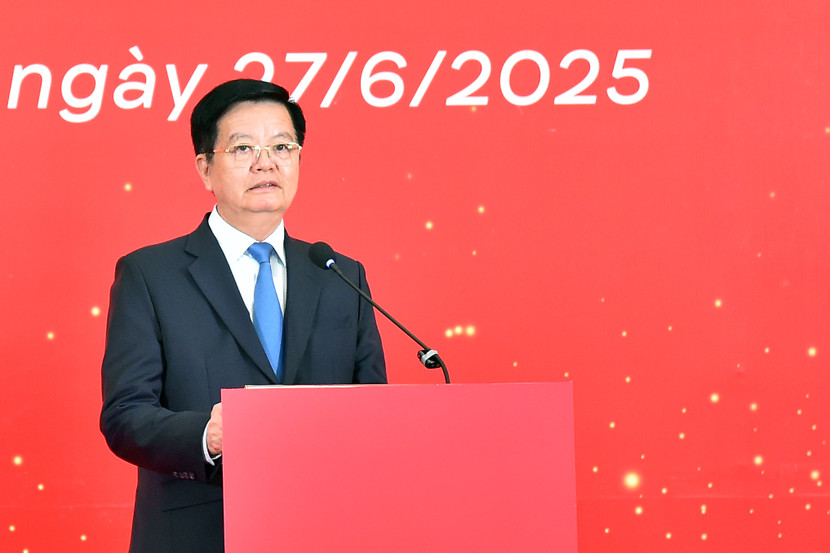 Phó Thủ tướng Mai Văn Chính phát biểu tại lễ bàn giao Phó Thủ tướng Mai Văn Chính phát biểu tại lễ bàn giao