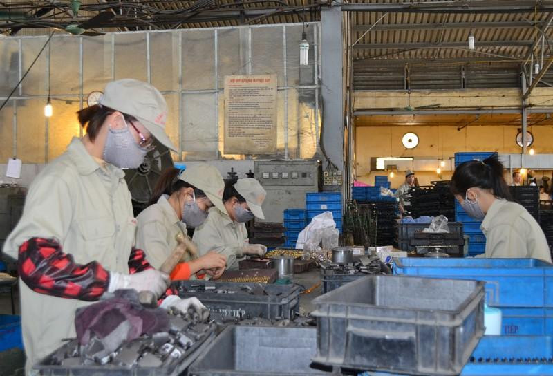 Việc khảo sát chính sách tiền lương phải được thực hiện tại những doanh nghiệp có từ 10 lao động trở lên Việc khảo sát chính sách tiền lương phải được thực hiện tại những doanh nghiệp có từ 10 lao động trở lên