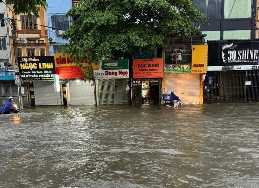 Nhiều điểm tại Hà Đông đã bị ngập