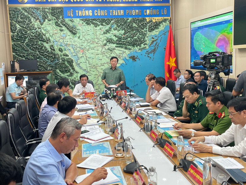 Phó Thủ tướng Trần Hồng Hà chỉ đạo công tác triển khai ứng phó với bão tại các địa phương