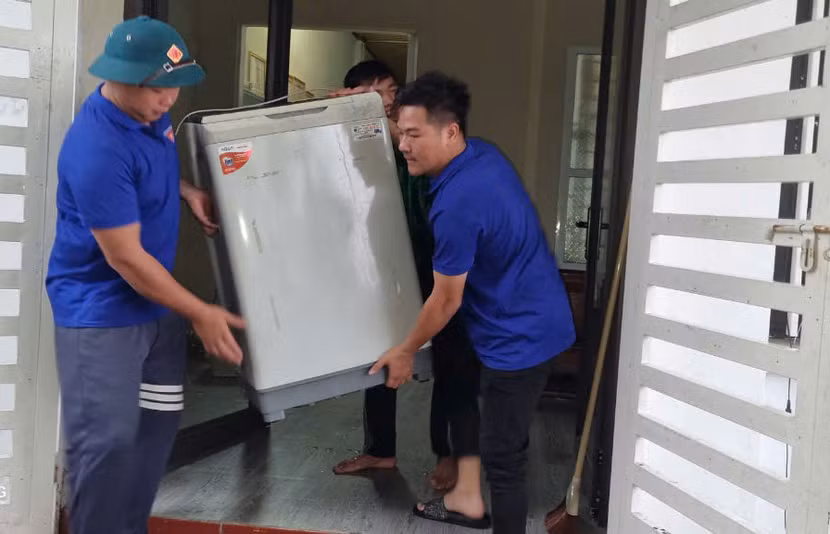 Giúp dân di chuyển tài sản