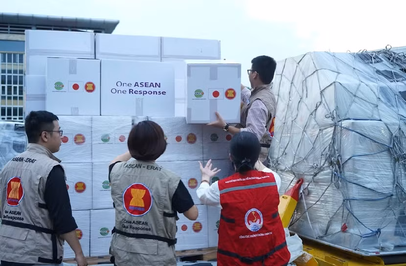 Gần 22 tấn hàng hỗ trợ nhân đạo thiên tai đầu tiên của Trung tâm điều phối ASEAN đến Việt Nam