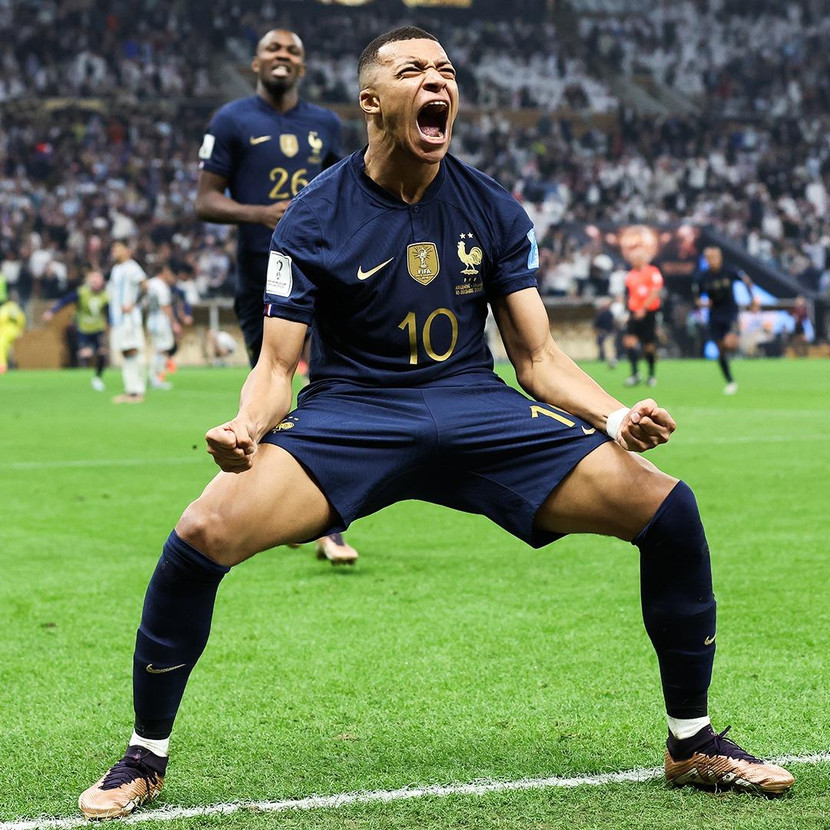 Mbappe lập hattrick nhưng không đủ cho Pháp Mbappe lập hattrick nhưng không đủ cho Pháp