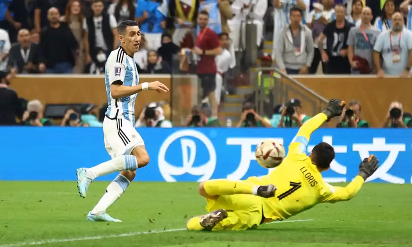 Di Maria nâng cách biệt lên 2-0 cho Argentina Di Maria nâng cách biệt lên 2-0 cho Argentina