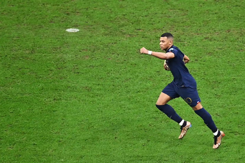 Mbappe ghi bàn trên chấm 11m mở ra hy vọng cho Pháp Mbappe ghi bàn trên chấm 11m mở ra hy vọng cho Pháp
