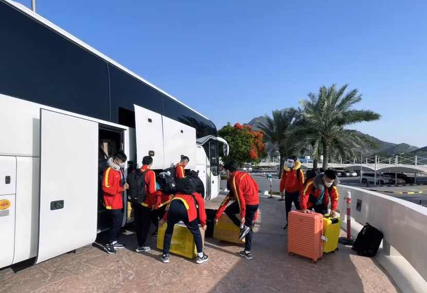 ĐT Futsal Việt Nam đặt chân tới UAE (Ảnh: VFF)