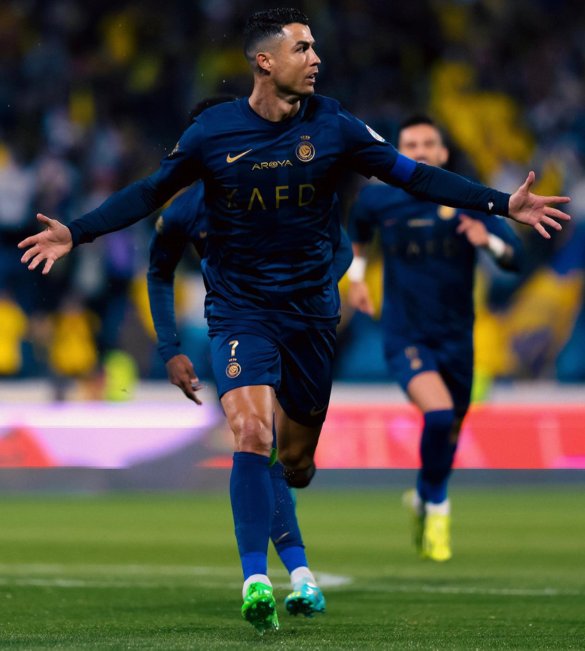 Ronaldo thăng hoa ở tuổi 39