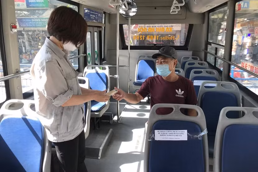 Do ảnh hưởng của dịch bệnh, xe buýt phải giảm 50% tần suất hoạt động Do ảnh hưởng của dịch bệnh, xe buýt phải giảm 50% tần suất hoạt động