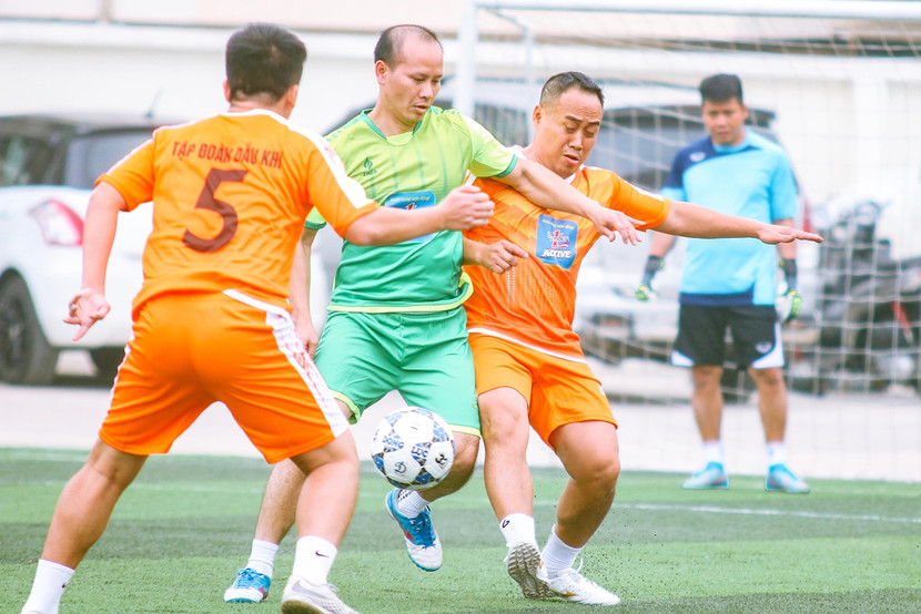 Các trận đấu diễn ra hấp dẫn sau lễ khai mạc