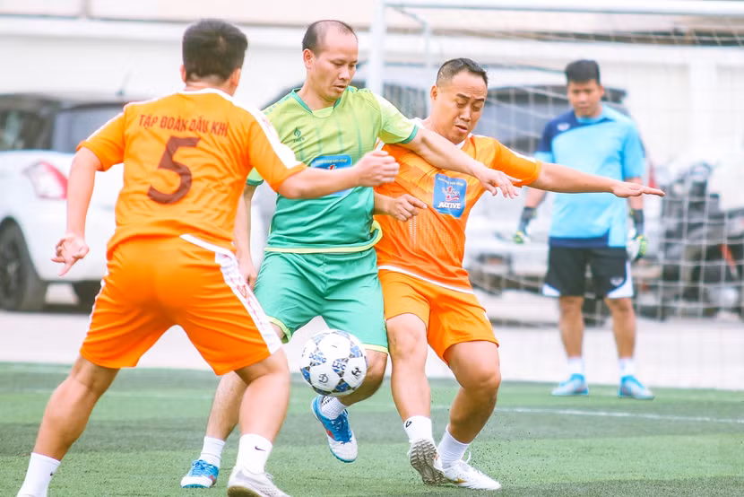 Các trận đấu diễn ra hấp dẫn sau lễ khai mạc