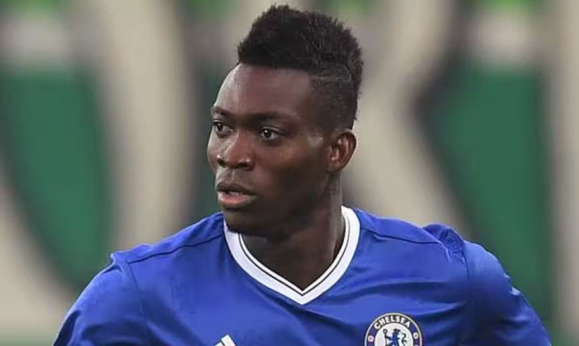 Atsu từng khoác áo Chelsea 4 năm nhưng không thể cạnh tranh ở đội hình 1 Atsu từng khoác áo Chelsea 4 năm nhưng không thể cạnh tranh ở đội hình 1
