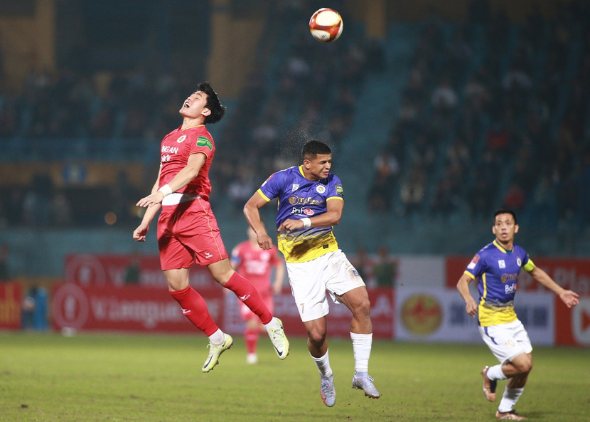 Hai đội không tìm được bàn thắng trong 45 phút đầu tiên